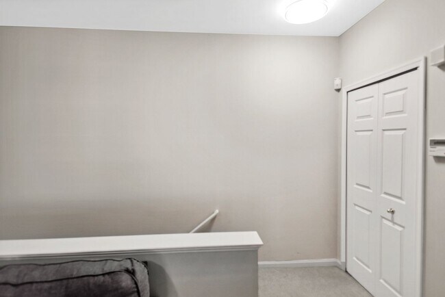 Foto del edificio - 5003 Hollington Dr