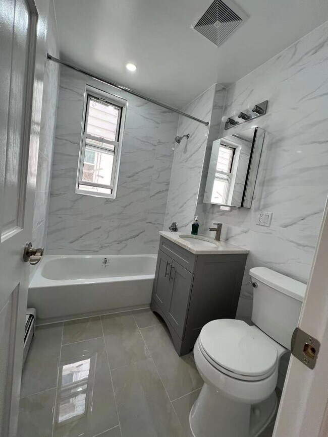 Foto del edificio - 8693 15th Ave