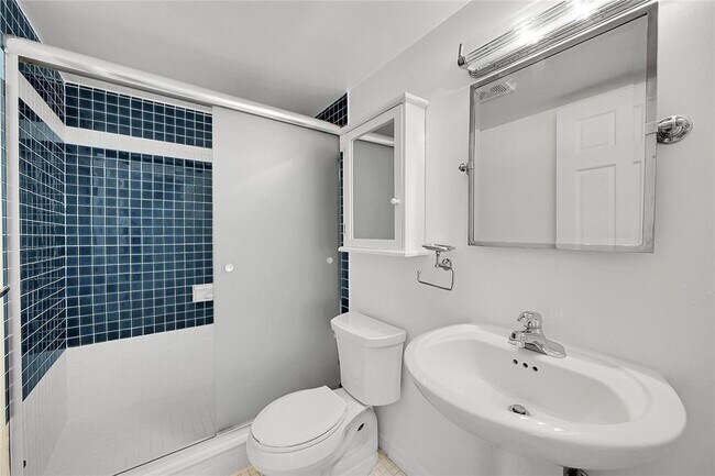 Foto del edificio - 5555 N Ocean Blvd