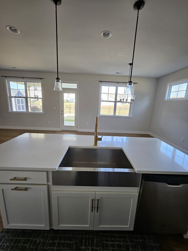 Foto del edificio - 663 Southwick Pl