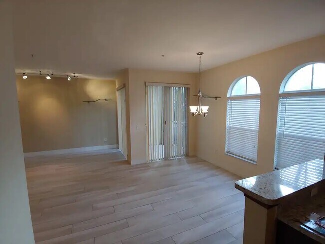 Foto del edificio - 4321 SW 160th Ave