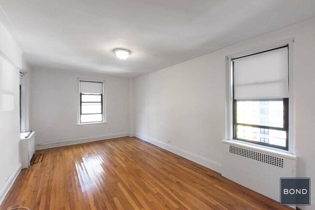 Building Photo - 137 E 38th St