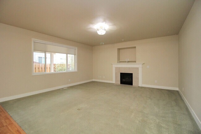 Foto del edificio - Spectacular Newer Construction Troutdale H...