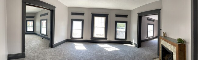 Building Photo - 407 E Center St