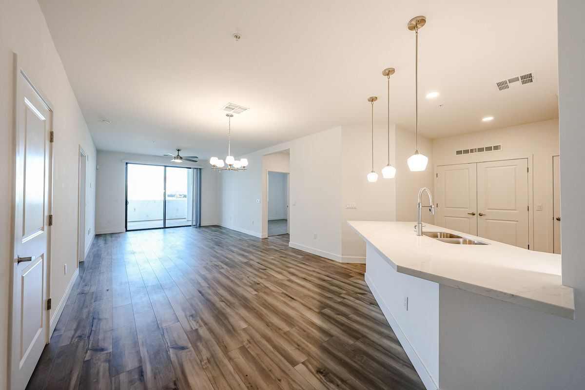 Foto principal - 2511 W Queen Creek Rd