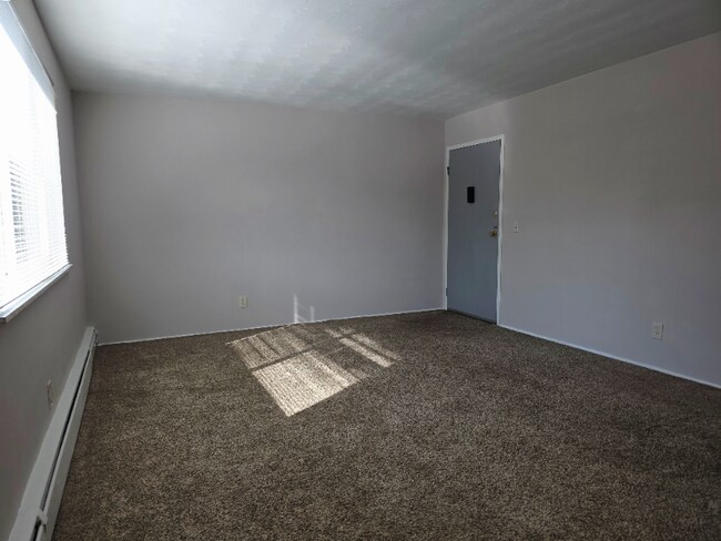 Foto del edificio - 3339-3339 Epworth Ave