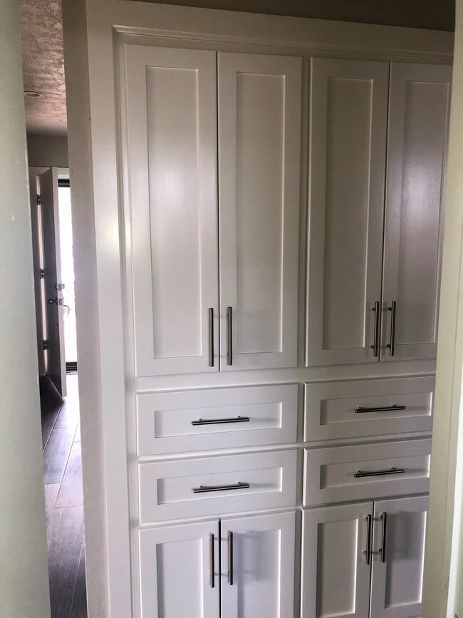 Building Photo - 217 E 30th St