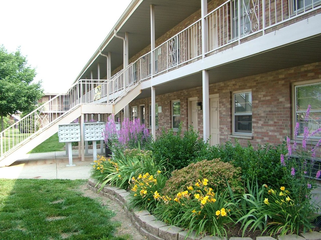 Primary Photo - Imperial Studio Apartments