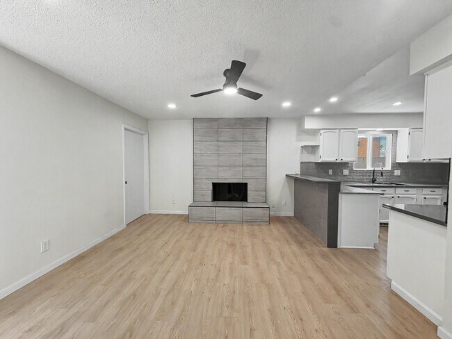 Building Photo - 6325 Christy Ave NE