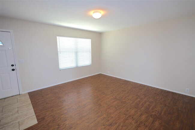 Foto del edificio - 3203 Becker Glen St