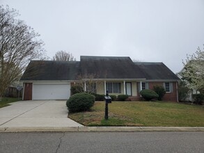 Building Photo - 2823 Franzia Dr