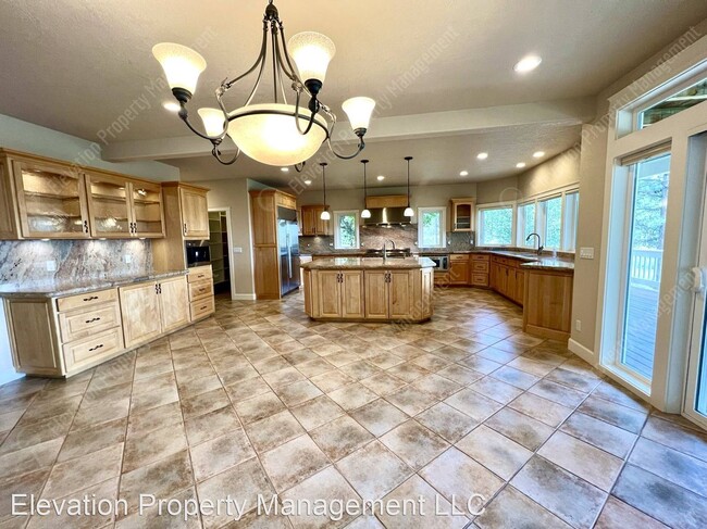 Foto del edificio - 4 br, 4.5 bath House - 3069 NW Duffy Dr