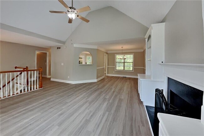 Building Photo - 3820 Pheasant Run Trce