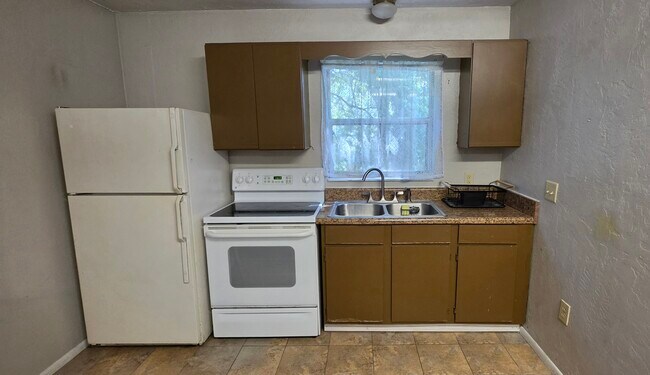 Foto del edificio - 232 Lakewood Drive