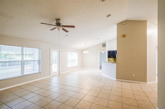 Foto del edificio - 6447 NW Halibut St