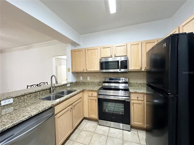 Building Photo - 12843 Madison Pointe Cir