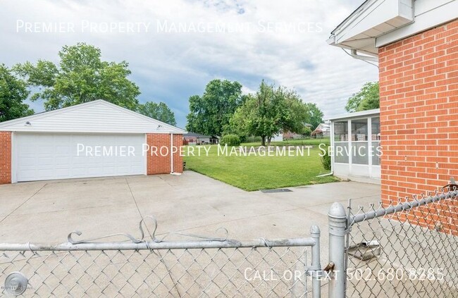 Building Photo - Gorgeous, Recently Updated Three-Bedroom Home