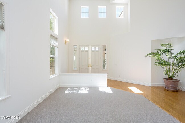 Building Photo - 1034 Lambourne Pl