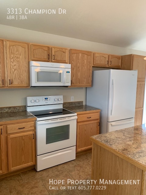 Foto del edificio - 3313 Champion Dr