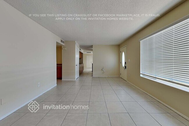 Foto del edificio - 7115 W North Ln