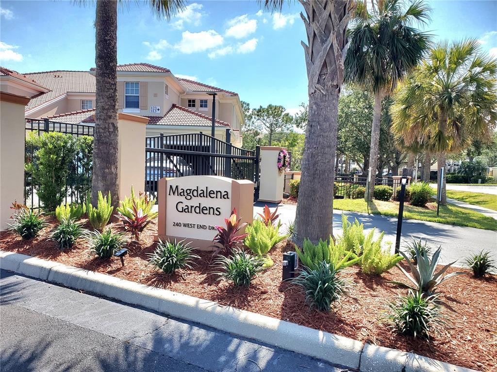Foto principal - 240 West End Dr