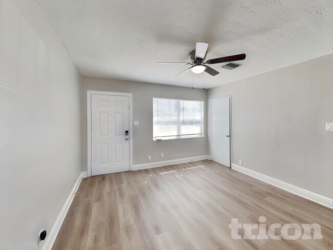 Foto del edificio - 3909 W Wallace Ave