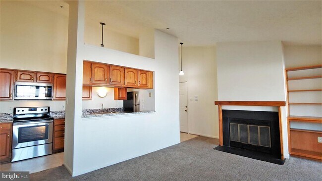 Building Photo - 621 Himes Ave