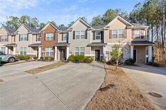 Building Photo - 2505 Piering Dr