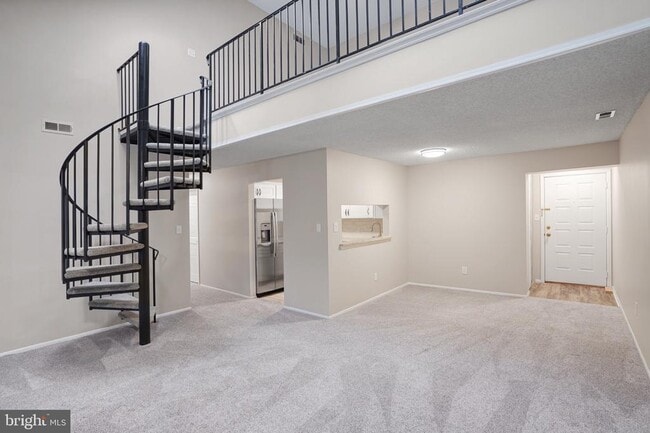 Building Photo - 4420B Aberdeen Dr