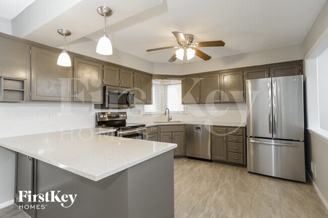 Foto del edificio - 8530 Alden Ln