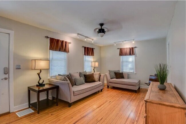 Foto del edificio - Charming North Augusta Living on a Spacious 1-Acre Lot!