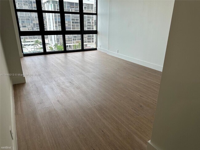 Foto del edificio - 2 br, 2 bath Condo - 1865 Brickell Ave Apt...