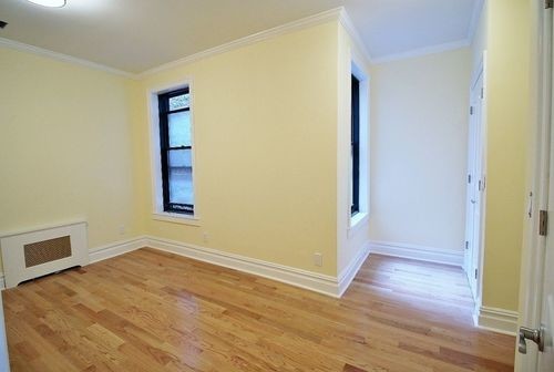 Building Photo - 112 E 17th St