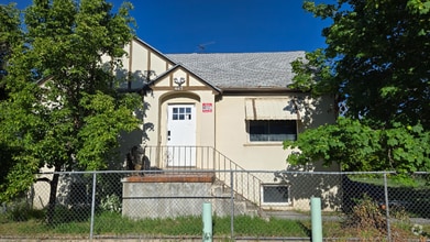 Building Photo - 643 S Washington St