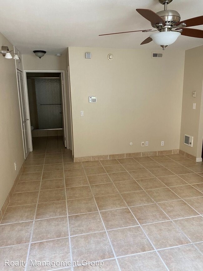 Building Photo - 1 br, 1 bath House - 6902 Mission Gorge Rd #4