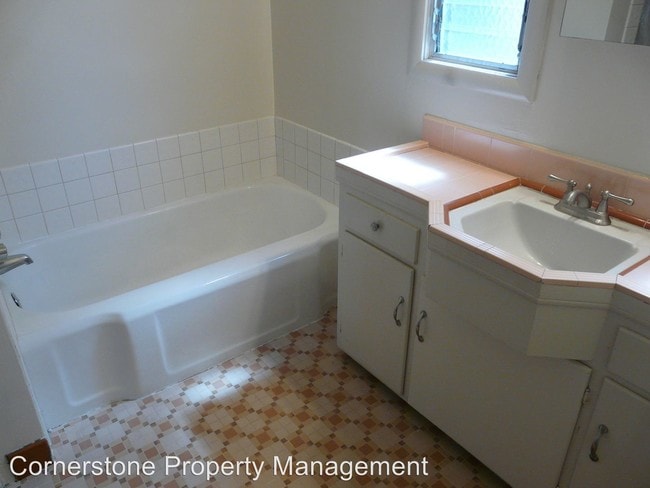 Building Photo - 2 br, 1 bath House - 1126 Lennon Way