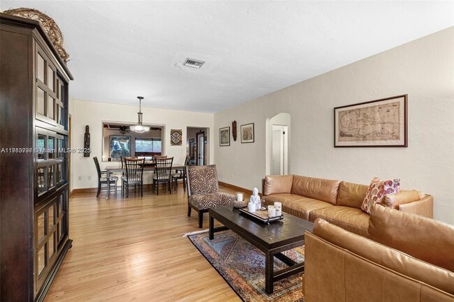 Building Photo - 2431 Overbrook St