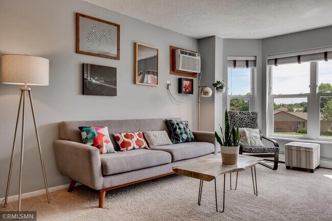 Foto del edificio - 720 3rd Ave NE
