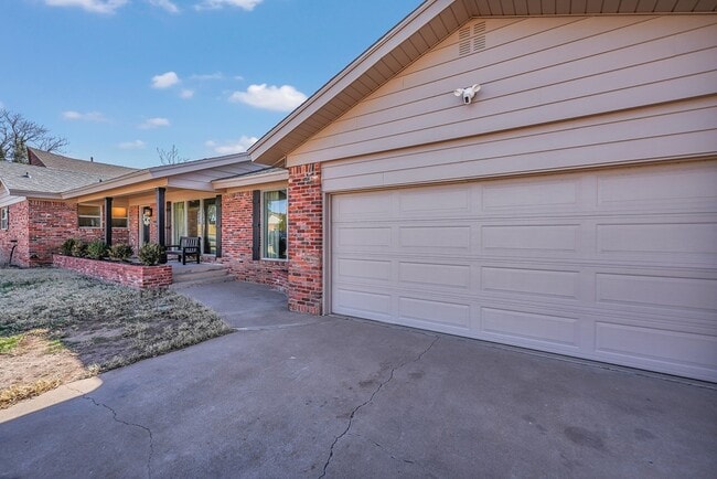 Building Photo - 715 Shell Ave