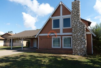 Building Photo - 2504 Echols Ave