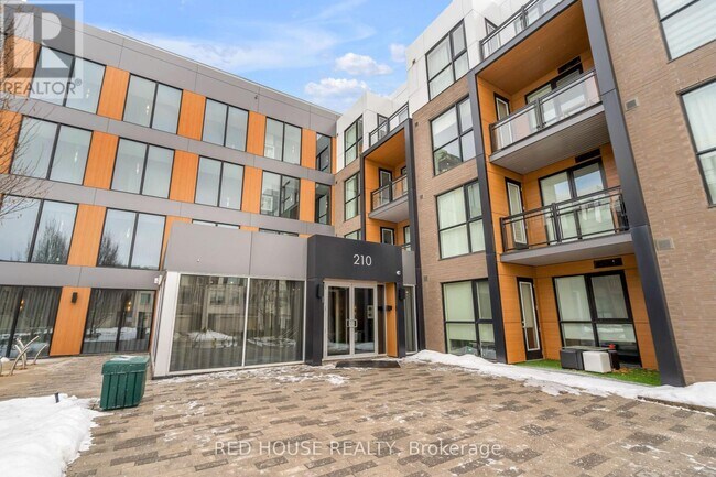 Photo du bâtiment - 210 Sabina Dr