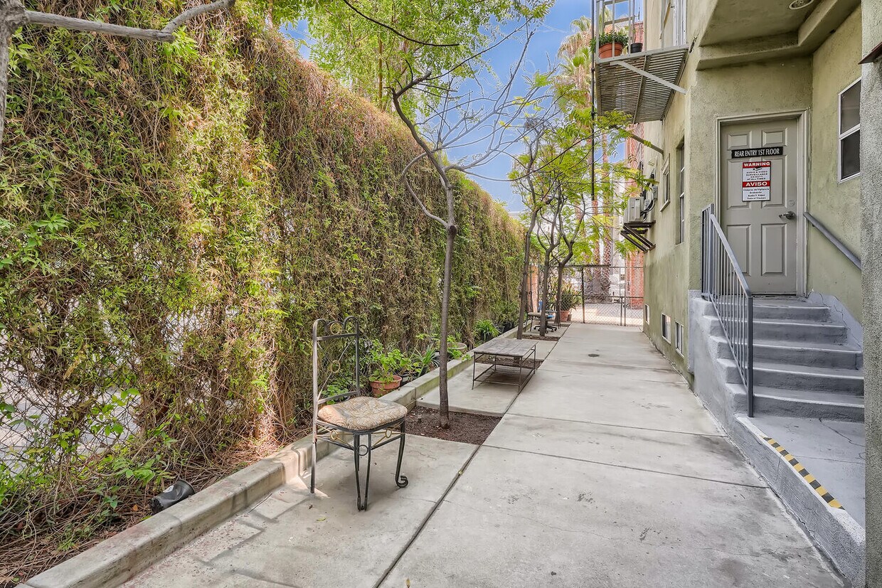 South Virgil Apartments Apartments in Los Angeles, CA Westside Rentals