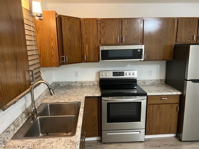 Building Photo - 601 Rizek Dr