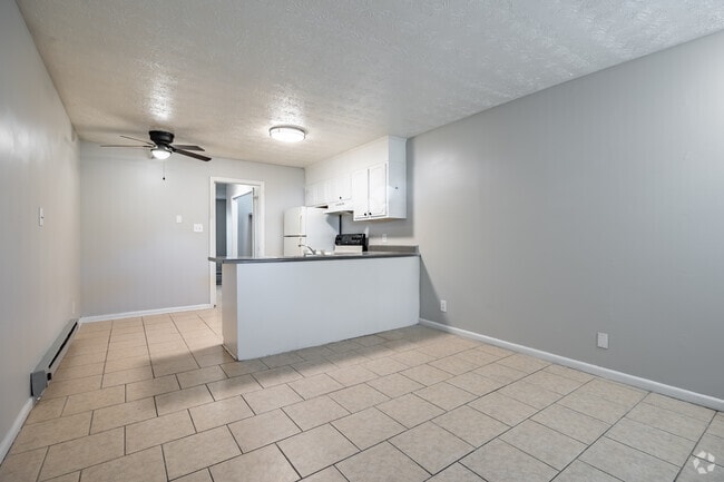 1BR, 1BA - 500SF - Twin Pines at Shirley Hills