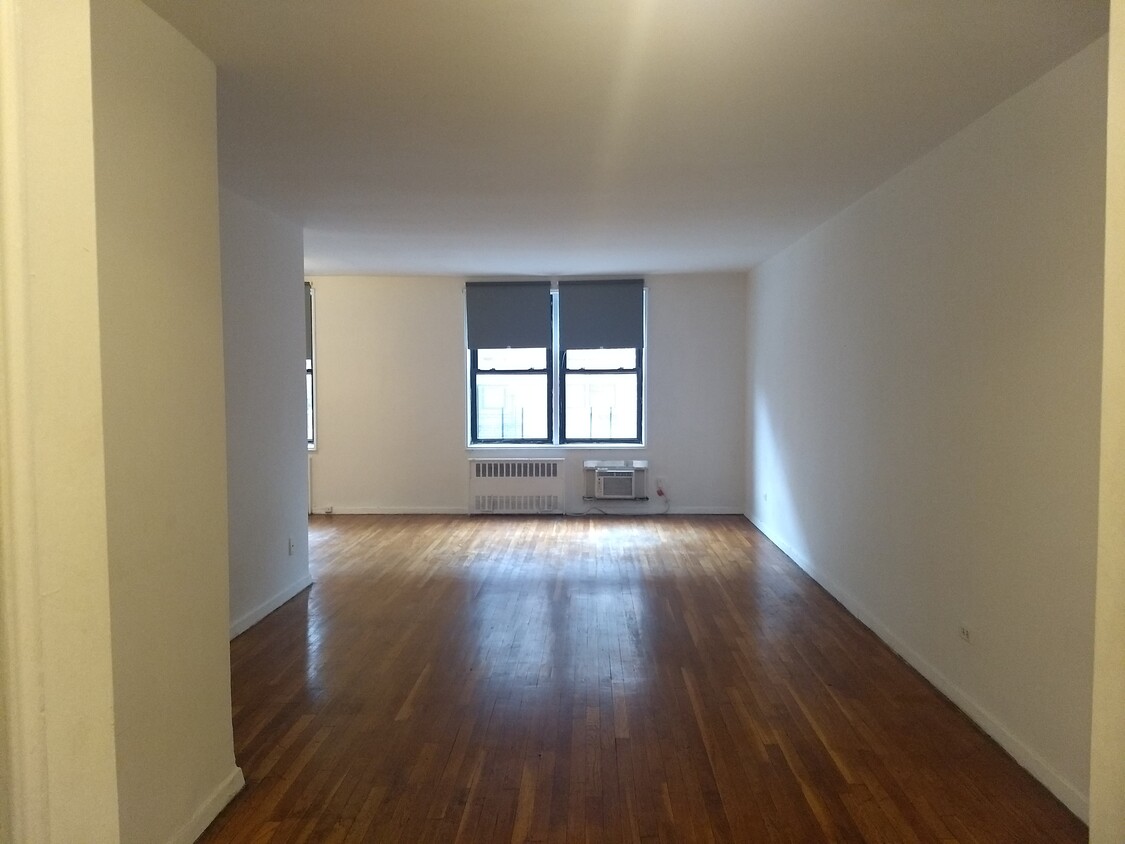 Main Studio - 108-49 63rd Ave