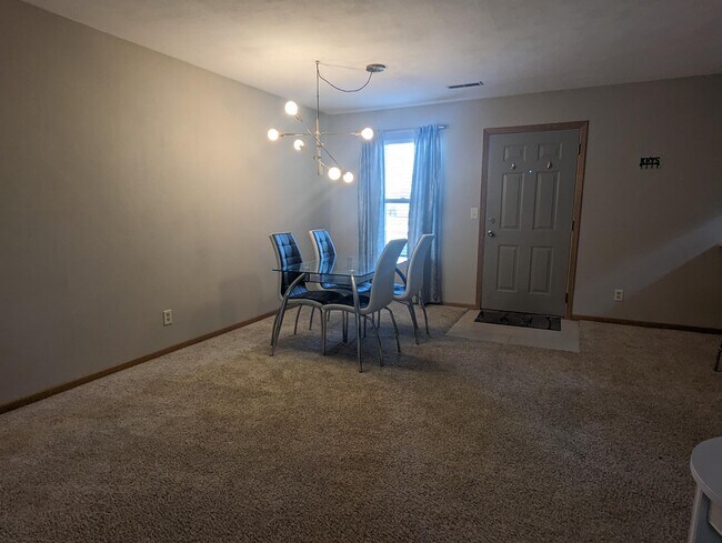 Foto del edificio - 4924 Pine Meadow Pkwy