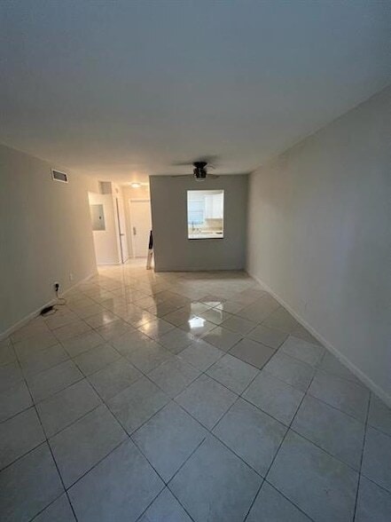 Foto del edificio - 540 SE 2nd Ave