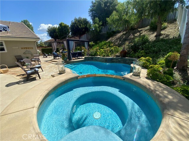 Foto del edificio - 25662 Cresta Loma