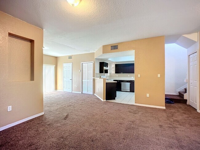 Building Photo - 965 SW 6th Ct