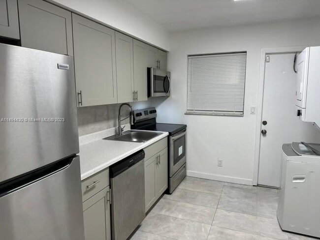 Building Photo - 1051 NW 27th Ave